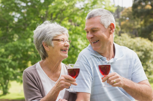 Äldre kvinnor dricker alltmer alkohol